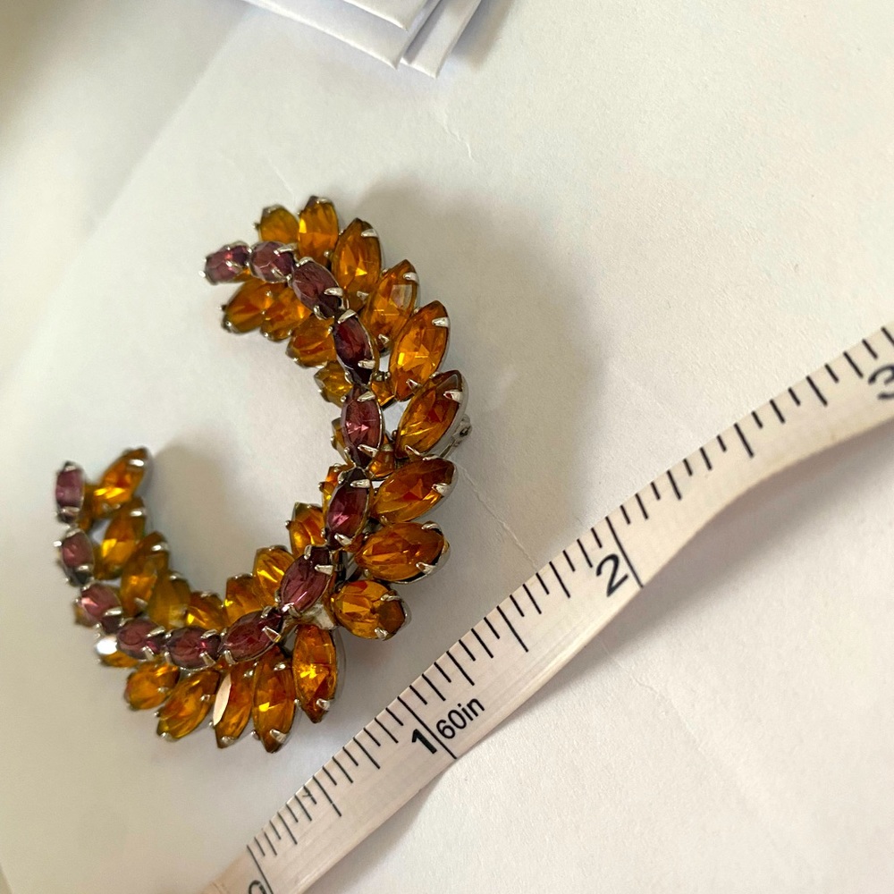 u shape vintage brooch